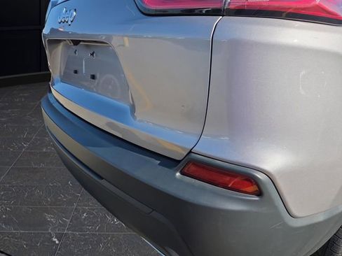 Used 2019 Jeep Cherokee Latitude Plus w/ Cold Weather Group image 35