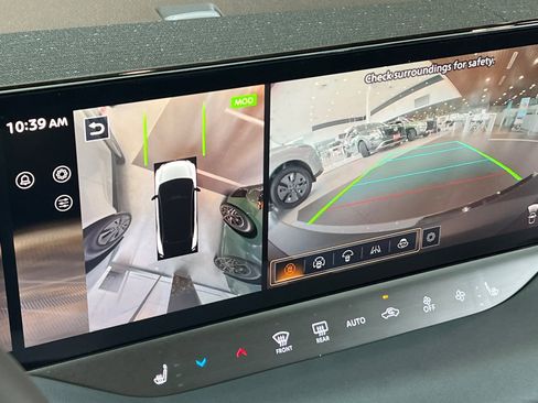 New 2026 Nissan Leaf Platinum+ w/ Cargo Package (Platinum+) image 18