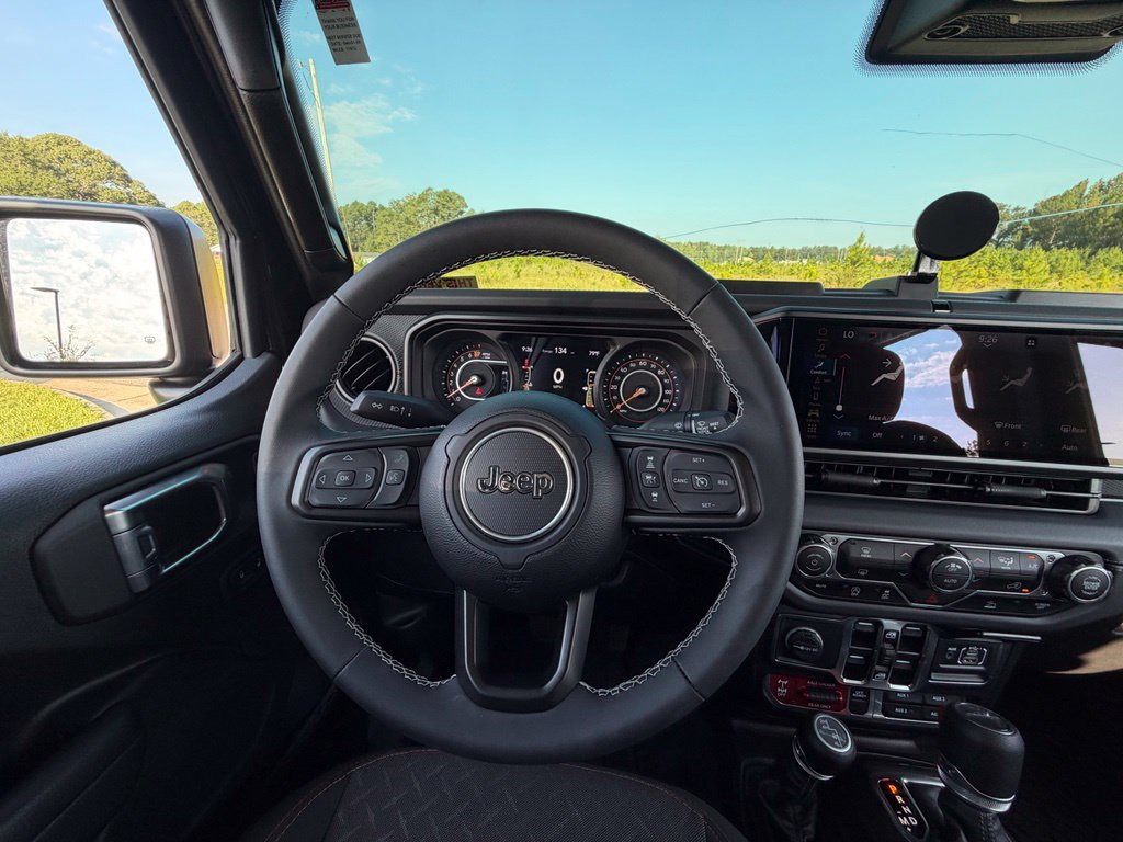 Used 2025 Jeep Gladiator Mojave w/ Technology Group AWD/4WD image 20