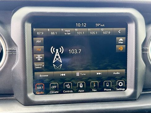 Used 2022 Jeep Wrangler Unlimited Sahara w/ Cold Weather Group image 16