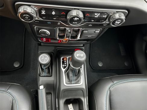 Used 2023 Jeep Wrangler Unlimited Rubicon 4xe image 16