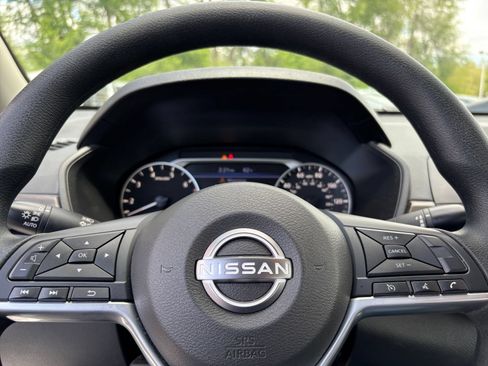 Used 2025 Nissan Altima 2.5 SV FWD image 24
