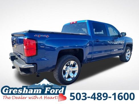 Used 2017 Chevrolet Silverado 1500 LT w/ LT Eassist Package AWD/4WD image 11
