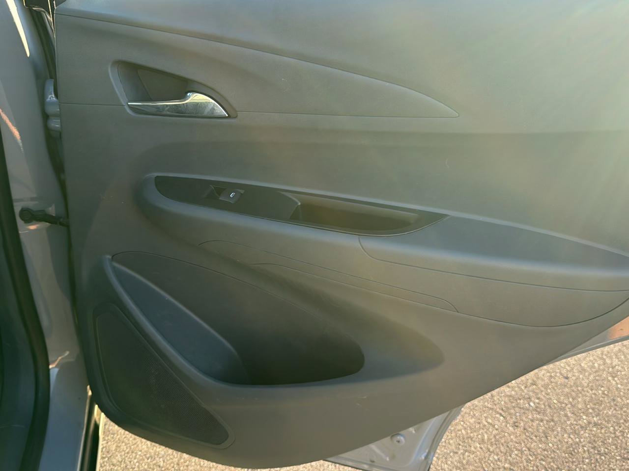 Used 2020 Chevrolet Bolt LT FWD image 23