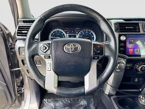 Used 2018 Toyota 4Runner SR5 Premium AWD/4WD image 11