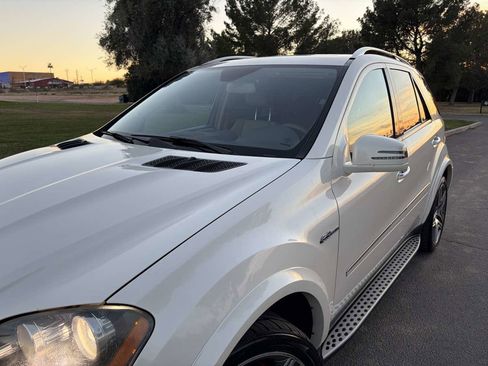 Used 2011 Mercedes-Benz ML 63 AMG 4MATIC image 2