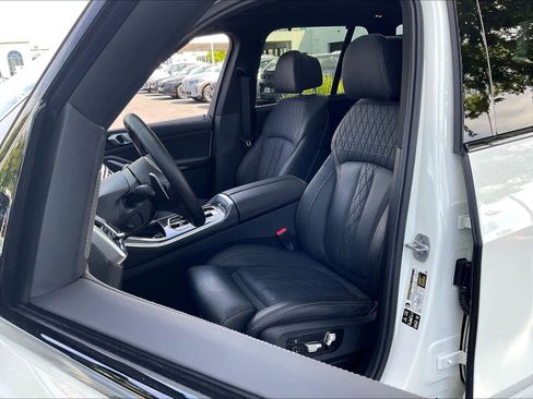 Used 2025 BMW X5 M60i AWD/4WD image 27