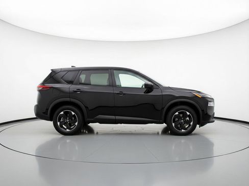 Used 2025 Nissan Rogue SV FWD image 11