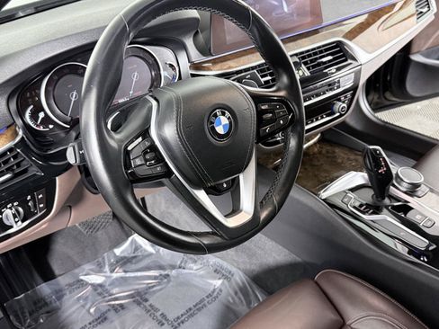 Used 2019 BMW 530i xDrive w/ Convenience Package AWD/4WD image 10