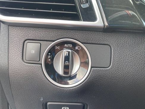 Used 2017 Mercedes-Benz GLS 450 4MATIC image 25