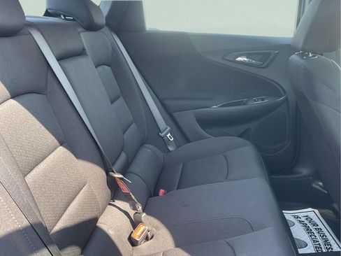 Used 2025 Chevrolet Malibu LT w/ LPO, Floor Liner Package FWD image 9