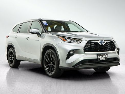 Used 2021 Toyota Highlander Limited AWD/4WD image 7