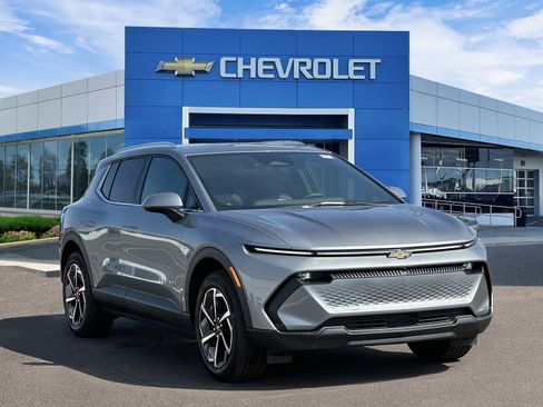 Used 2026 Chevrolet Equinox EV LT FWD image 6