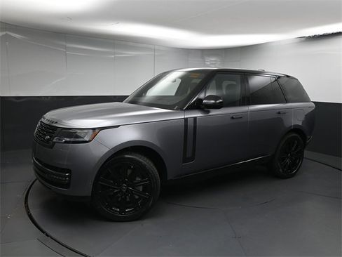New 2025 Land Rover Range Rover SE image 4