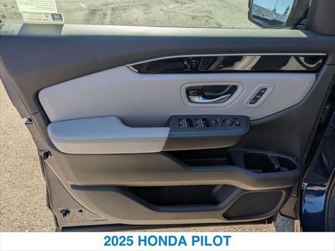 Certified 2025 Honda Pilot EX-L image 12