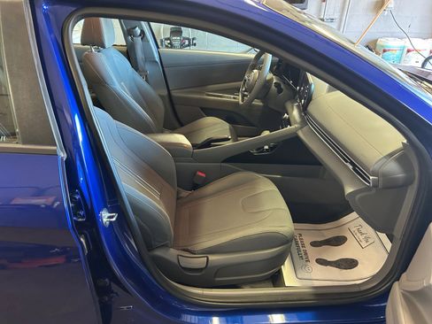 Certified 2022 Hyundai Elantra SEL image 34