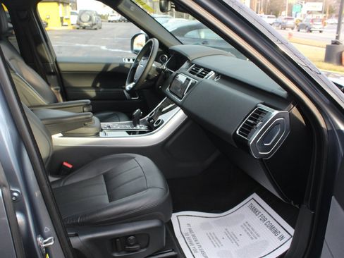 Used 2019 Land Rover Range Rover Sport HSE image 15