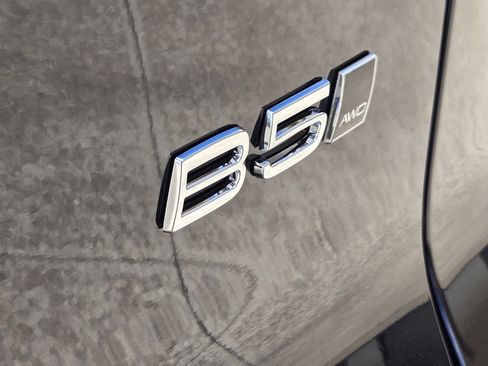 New 2026 Volvo XC40 B5 Ultra w/ Protection Package Premier image 14