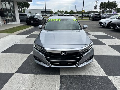 Used 2021 Honda Accord Touring image 2