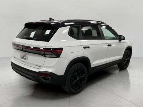 New 2026 Volkswagen Taos SE AWD/4WD image 3
