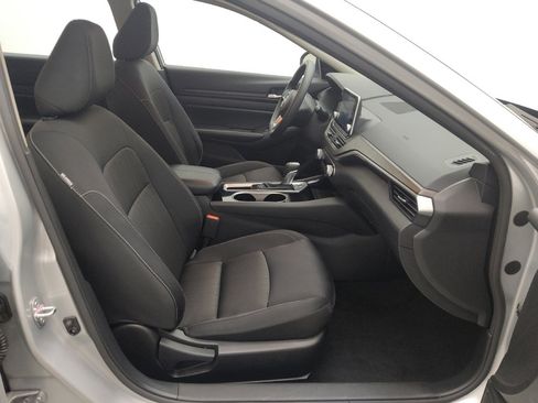 Used 2024 Nissan Altima 2.5 SV image 21