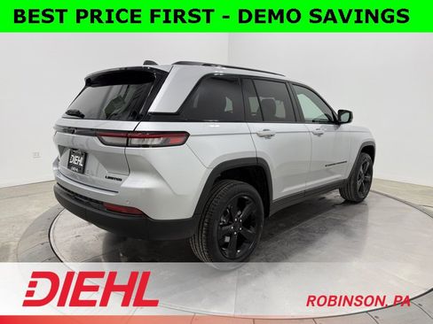 New 2025 Jeep Grand Cherokee Limited w/ Black Appearance Package image 7