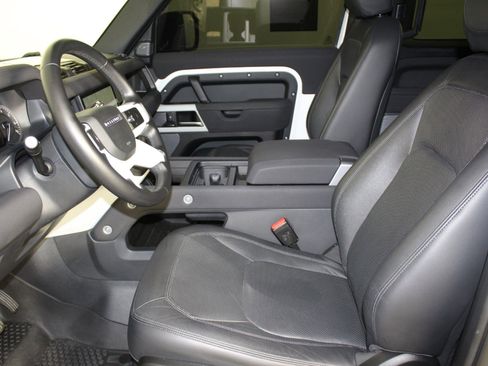 Used 2023 Land Rover Defender 90 S image 5