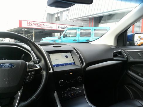Used 2020 Ford Edge SEL w/ Cold Weather Package image 22