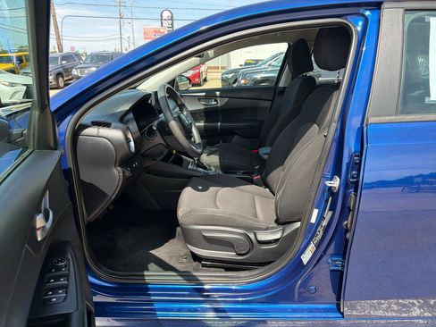 Used 2021 Kia Forte LXS FWD image 9