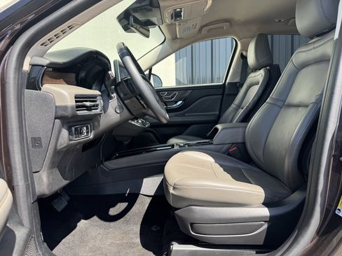 Used 2023 Lincoln Corsair Reserve w/ Equipment Group 201A image 10