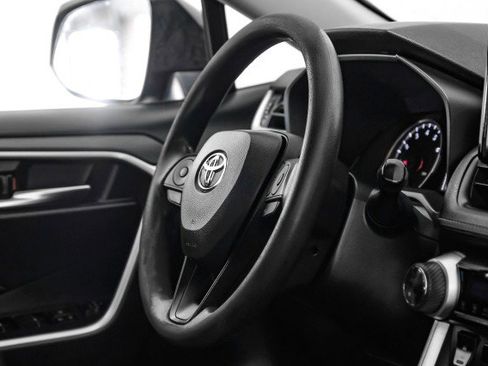 Used 2022 Toyota RAV4 XLE image 11