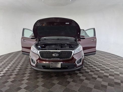 Used 2018 Kia Sorento LX image 11