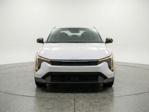 Used 2025 Kia K4 LXS image 2