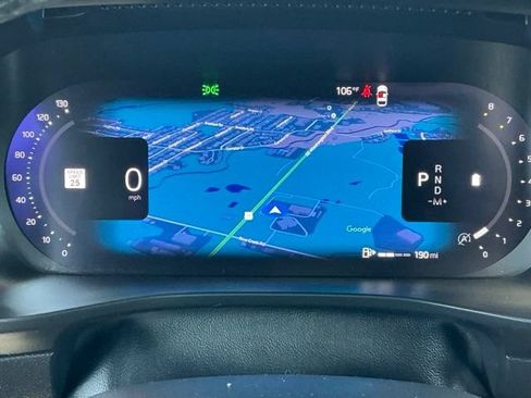 Used 2023 Volvo XC40 B4 Plus FWD image 19