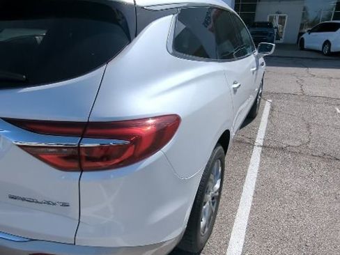 Used 2018 Buick Enclave Avenir w/ Avenir Technology Package image 2