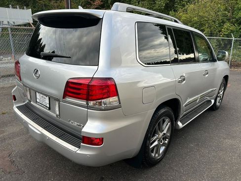 Used 2013 Lexus LX 570 4WD w/ Luxury Pkg image 5