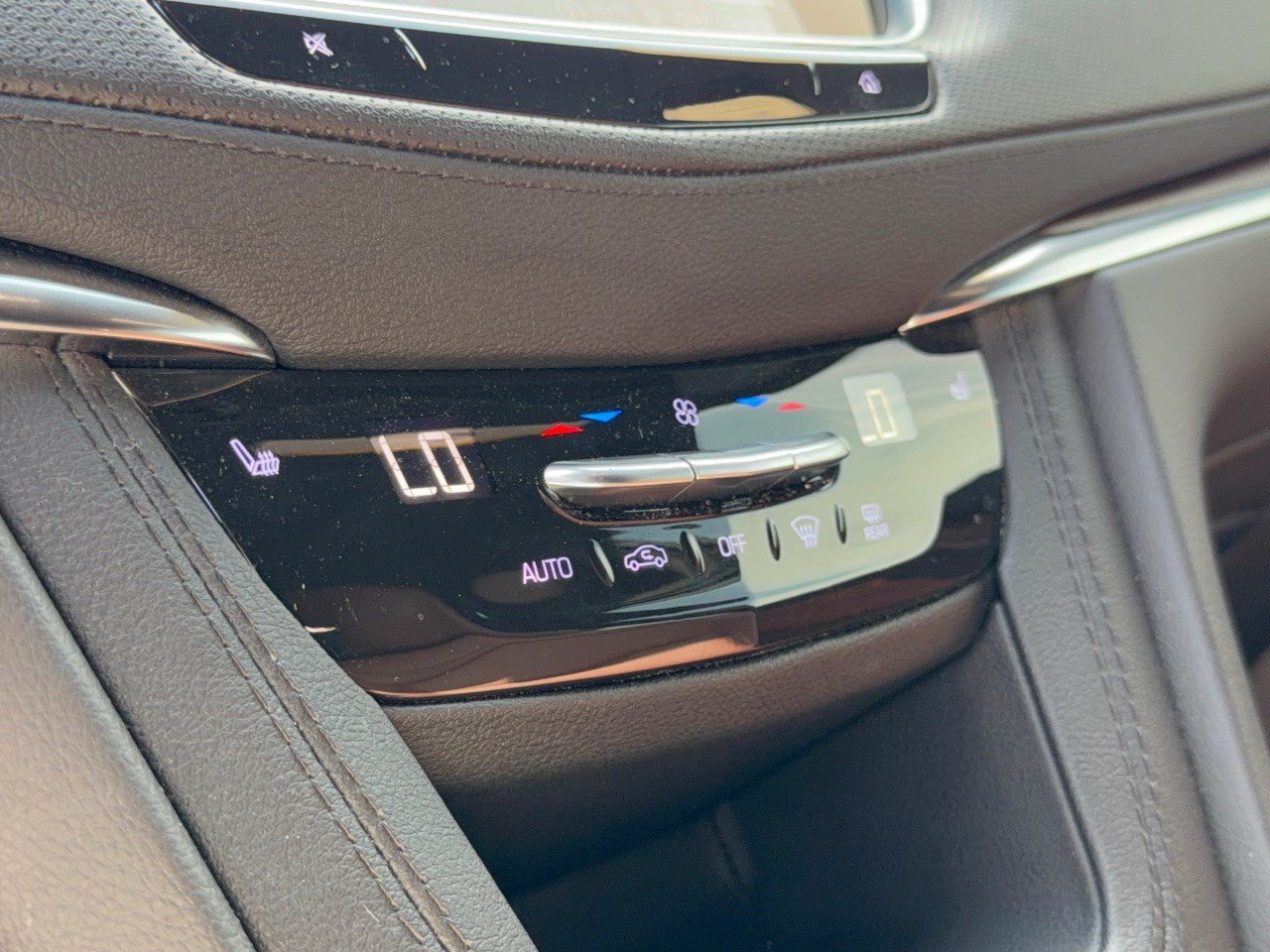 Used 2024 Cadillac XT5 Premium Luxury FWD image 22