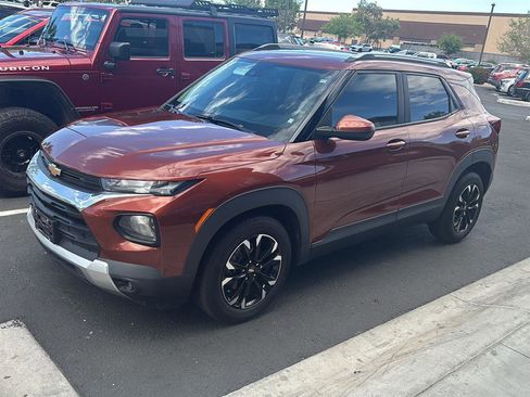 Used 2021 Chevrolet TrailBlazer LT w/ Driver Confidence Package image 1