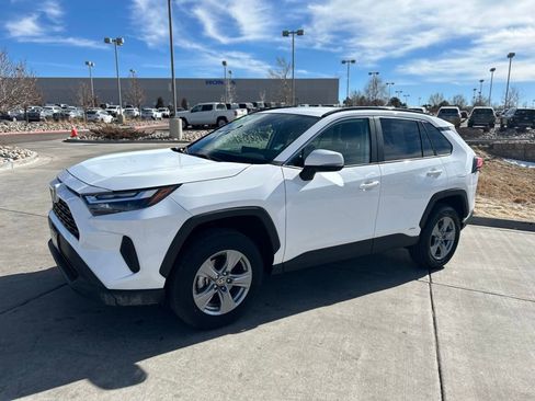 Used 2025 Toyota RAV4 XLE image 3