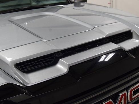 Used 2024 GMC Sierra 2500 AT4 w/ AT4 Premium Plus Package image 17