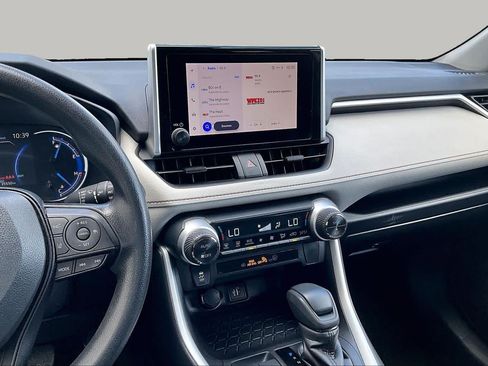 Used 2025 Toyota RAV4 XLE AWD/4WD image 7