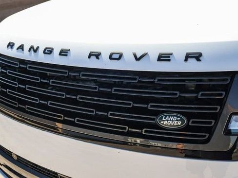 New 2025 Land Rover Range Rover SE image 11