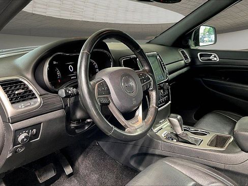 Used 2019 Jeep Grand Cherokee Altitude RWD image 11