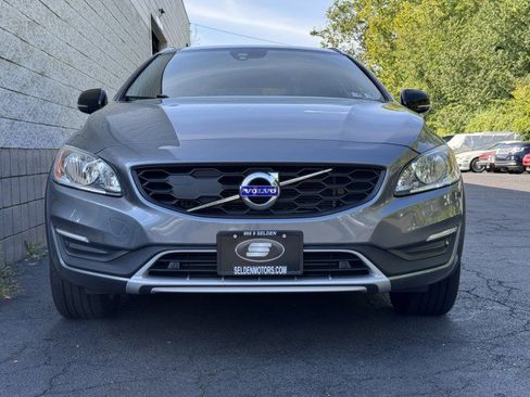 Used 2017 Volvo V60 T5 Cross Country w/ Climate Package AWD/4WD image 4