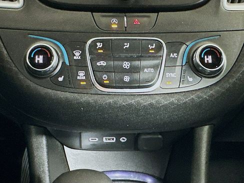 Used 2023 Chevrolet Malibu LT image 16