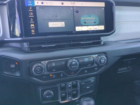 New 2026 Jeep Gladiator Sport image 12