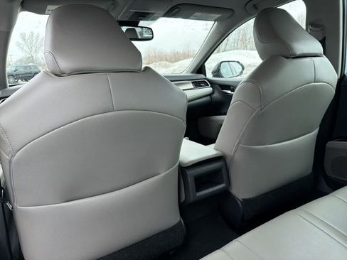 Used 2019 Toyota Camry SE image 19