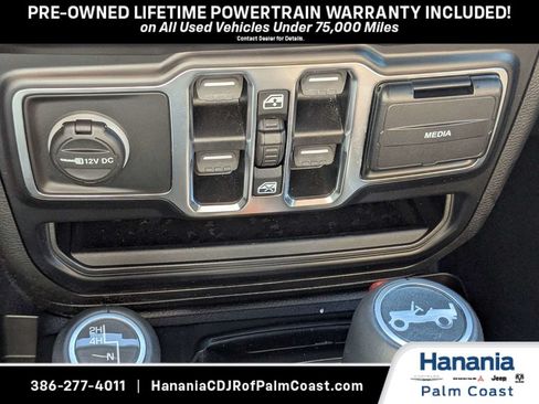 Used 2020 Jeep Wrangler Unlimited Sahara w/ Dual Top Group AWD/4WD image 22