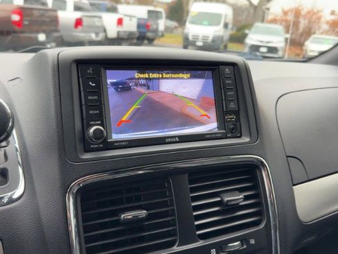 Used 2019 Dodge Grand Caravan GT image 21