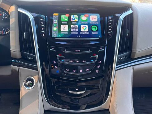 Used 2019 Cadillac Escalade ESV Platinum AWD/4WD image 31